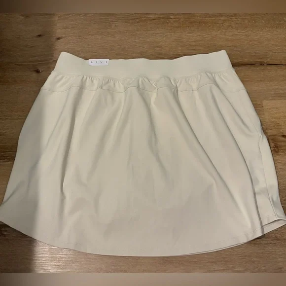LIVI by Lane Bryant Knit Trouser Skort with 5” Inseam Shorts NWT in Birch Cream - Picture 12 of 13